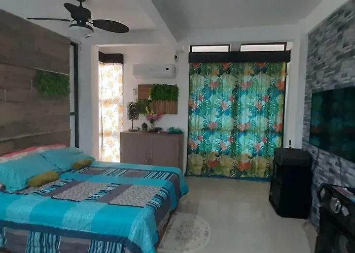 Redgate21 Homestay *